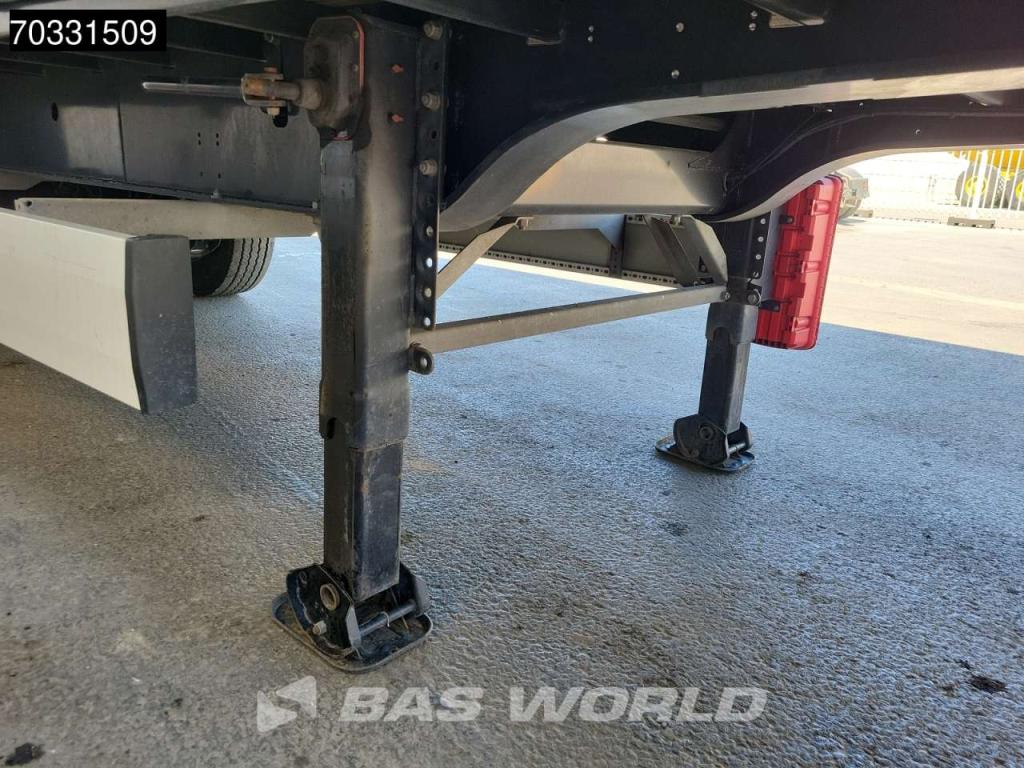 Krone SD Hardwood Omega Lift Axle Anti Vandalism Photo 23