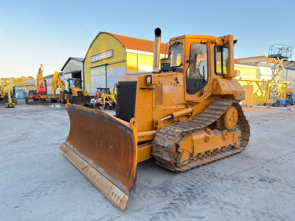 Caterpillar D5H Photo 1