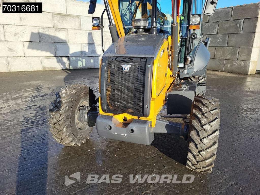 Case 851 NX A/C - 4WD - Central Pivot Photo 24