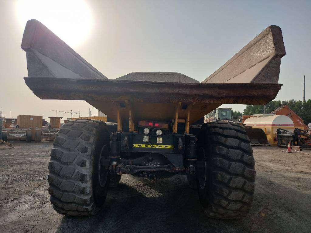 Komatsu HM400-3R (4 units available for sale in Abu Dhabi) Photo 5
