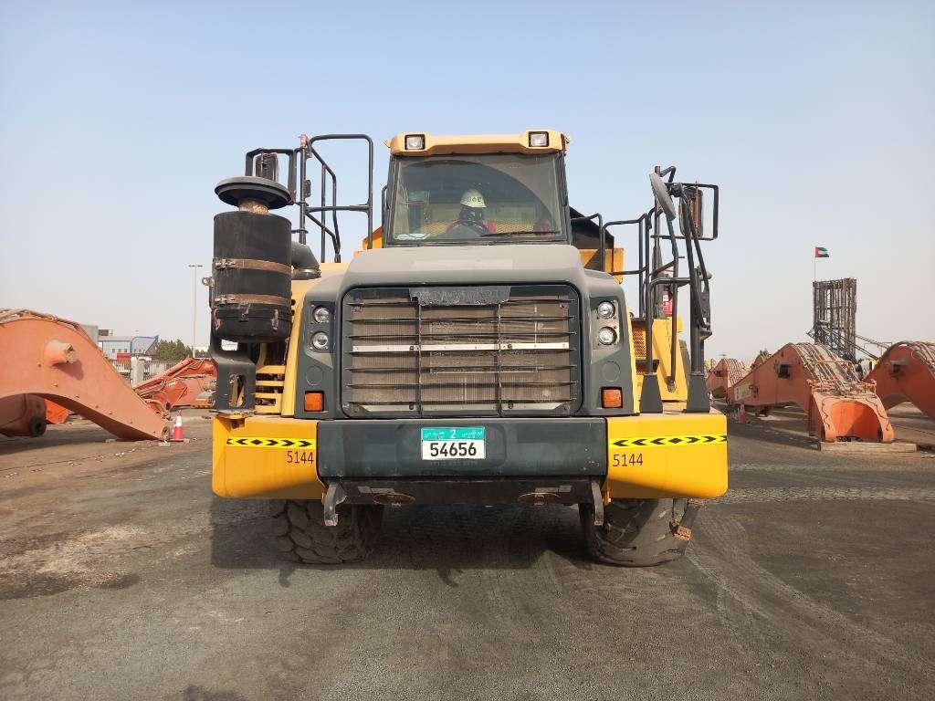 Komatsu HM400-3R (4 units available for sale in Abu Dhabi) Photo 9