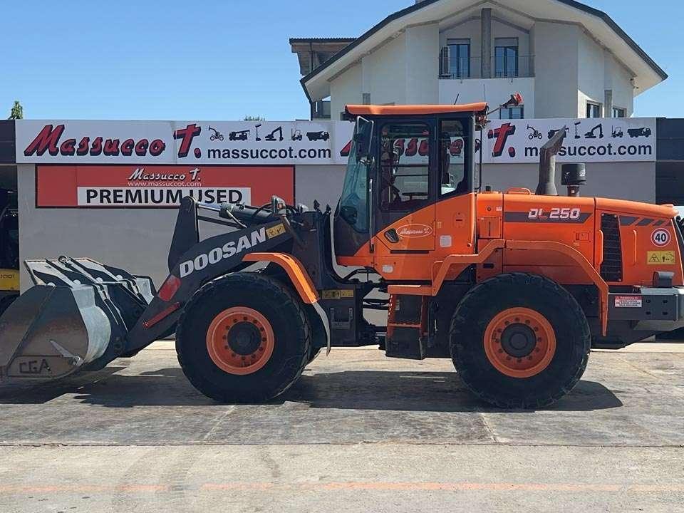 Doosan DL250-5 Photo 2