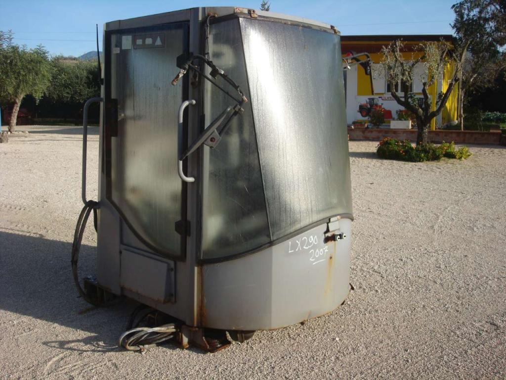 Cabine pour Hitachi LX290 Photo 2