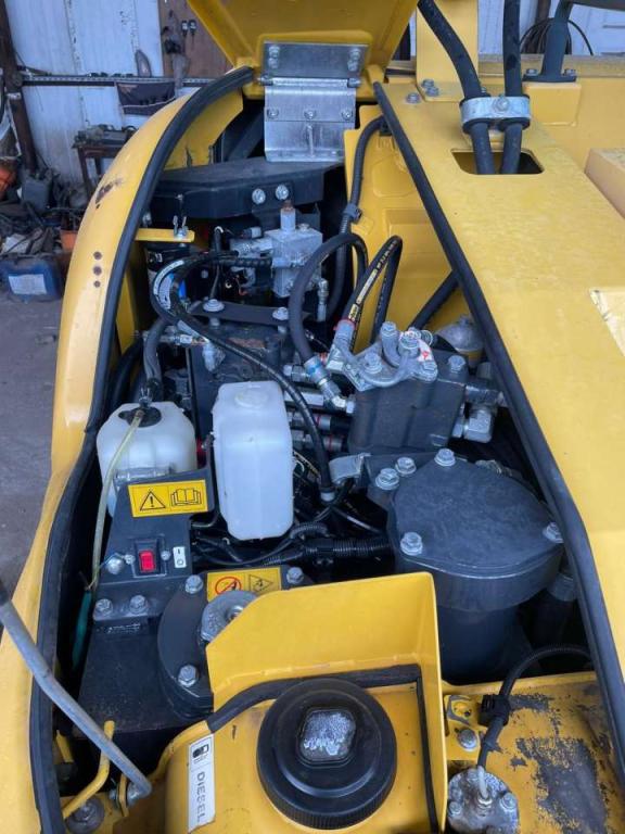 Komatsu PC88MR-8 Photo 7