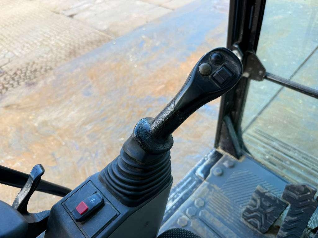 Caterpillar 323 - Next Gen - Hammer Lines / Quick Coupler Photo 10