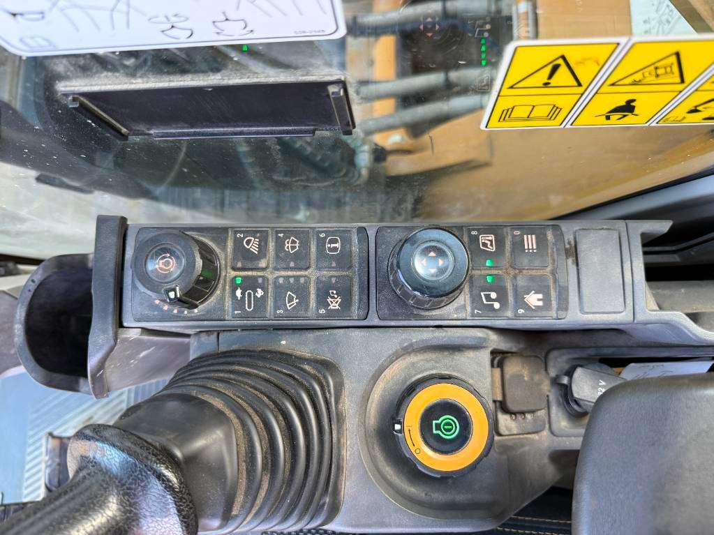 Caterpillar 323 - Next Gen - Hammer Lines / Quick Coupler Photo 13
