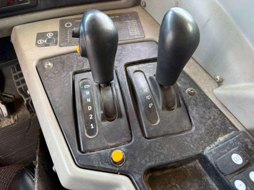 Caterpillar 772G - Automatic Greasing / Body Heating Photo 10