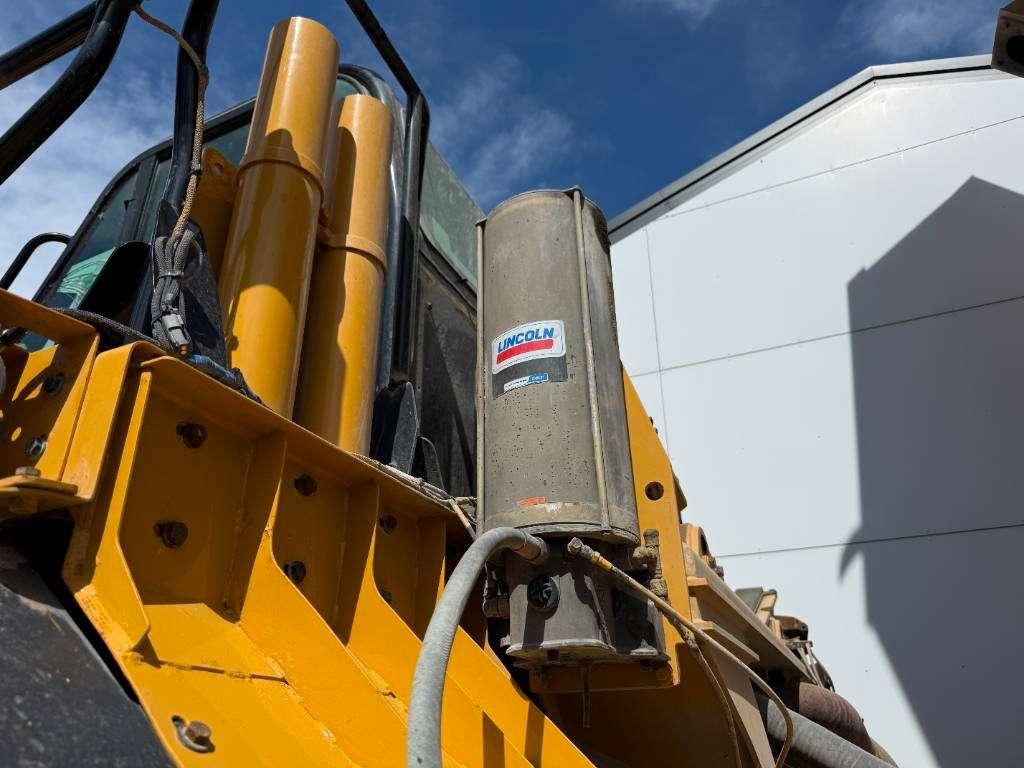 Caterpillar 772G - Automatic Greasing / Body Heating Photo 30