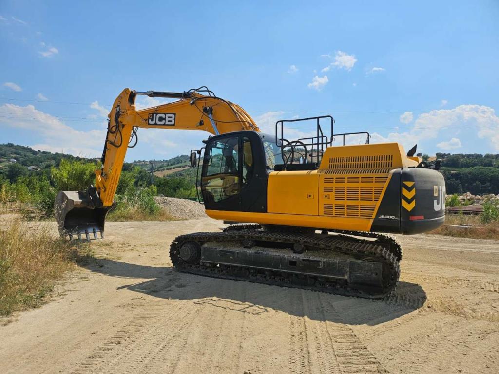JCB JS 300 Photo 2