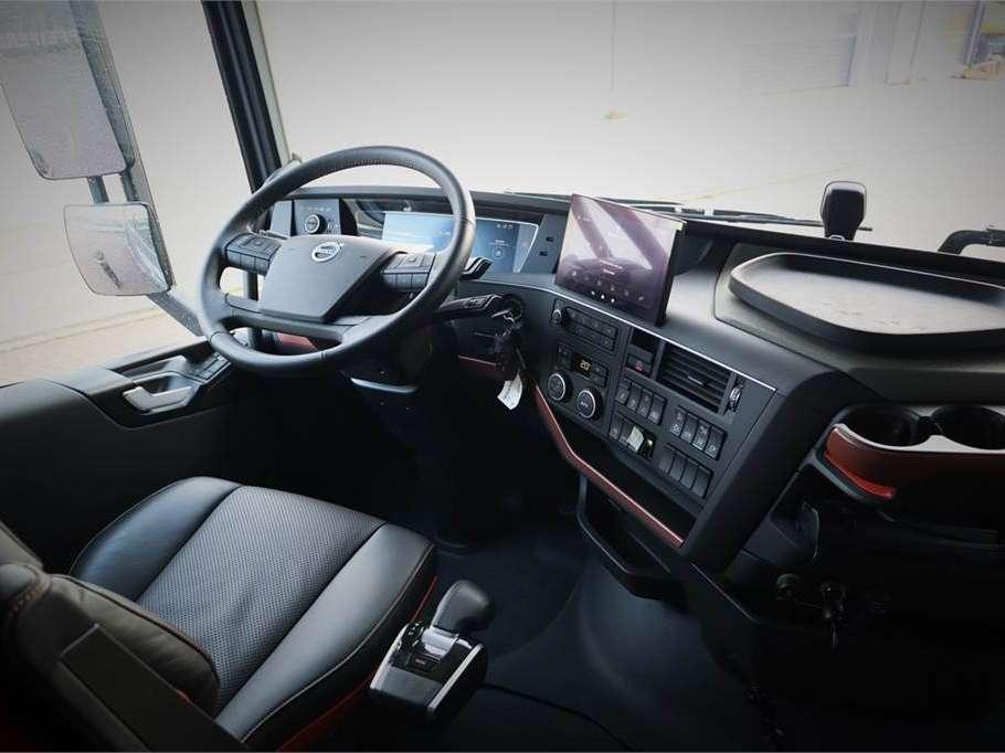 Cormach 110000-E8 F206 ASC Volvo FH16 (8x2) Diesel Photo 4