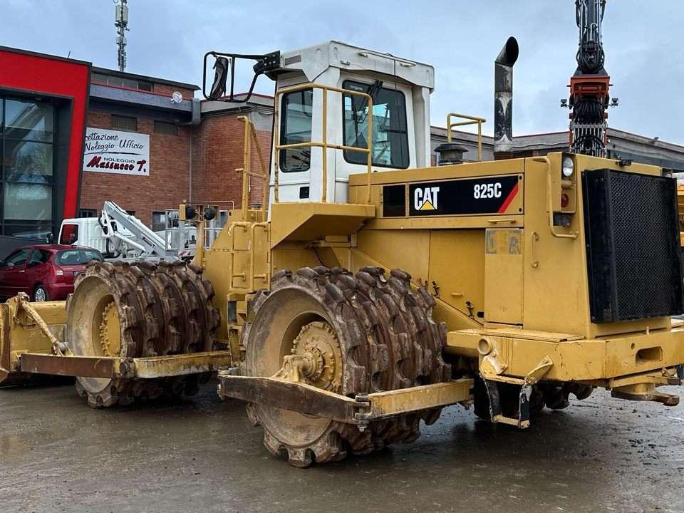 Caterpillar 825C Photo 3