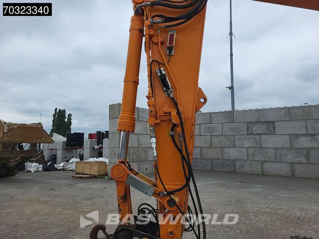 Komatsu PC240 LC-10 Photo 10