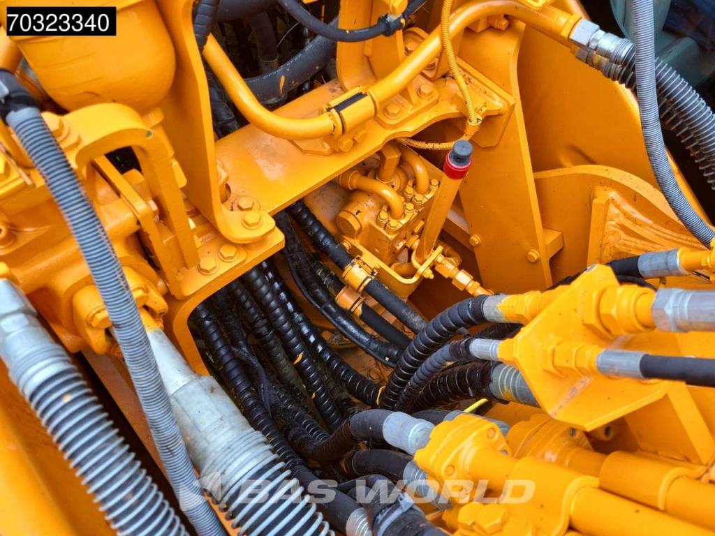 Komatsu PC240 LC-10 Photo 20