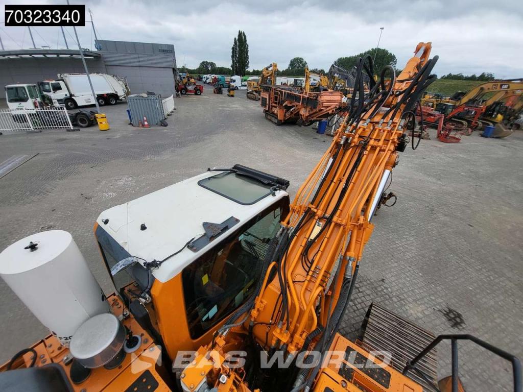 Komatsu PC240 LC-10 Photo 24