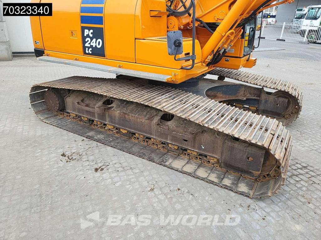 Komatsu PC240 LC-10 Photo 27