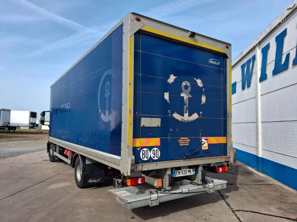 Iveco EUROCARGO CUBE 120-220 Photo 9
