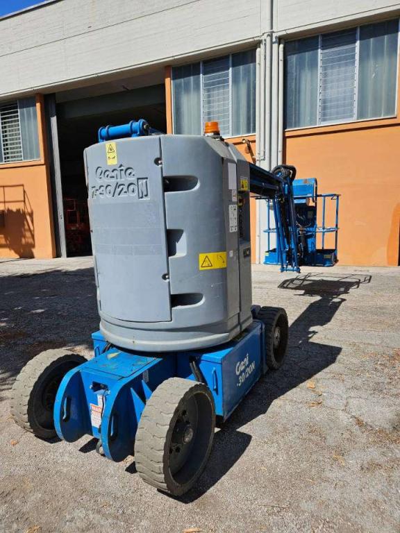 Genie Z30/20N RJ Photo 10
