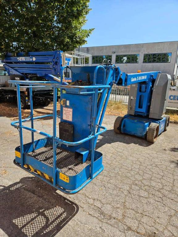 Genie Z30/20N RJ Photo 14