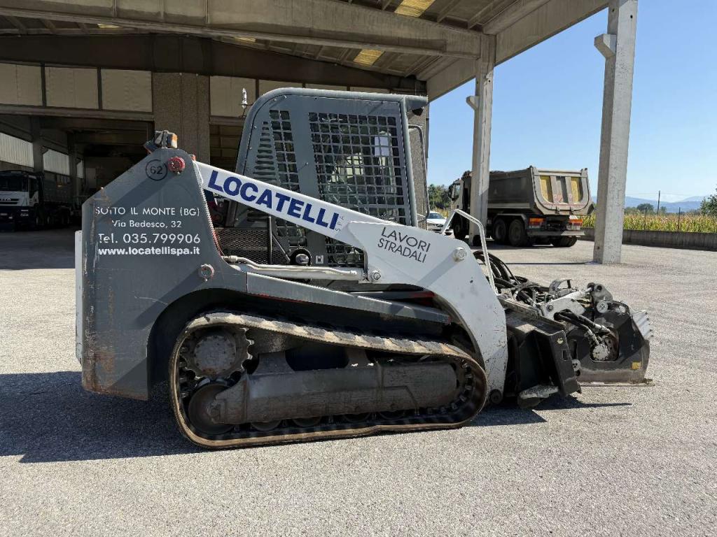 Takeuchi TL140 Photo 3