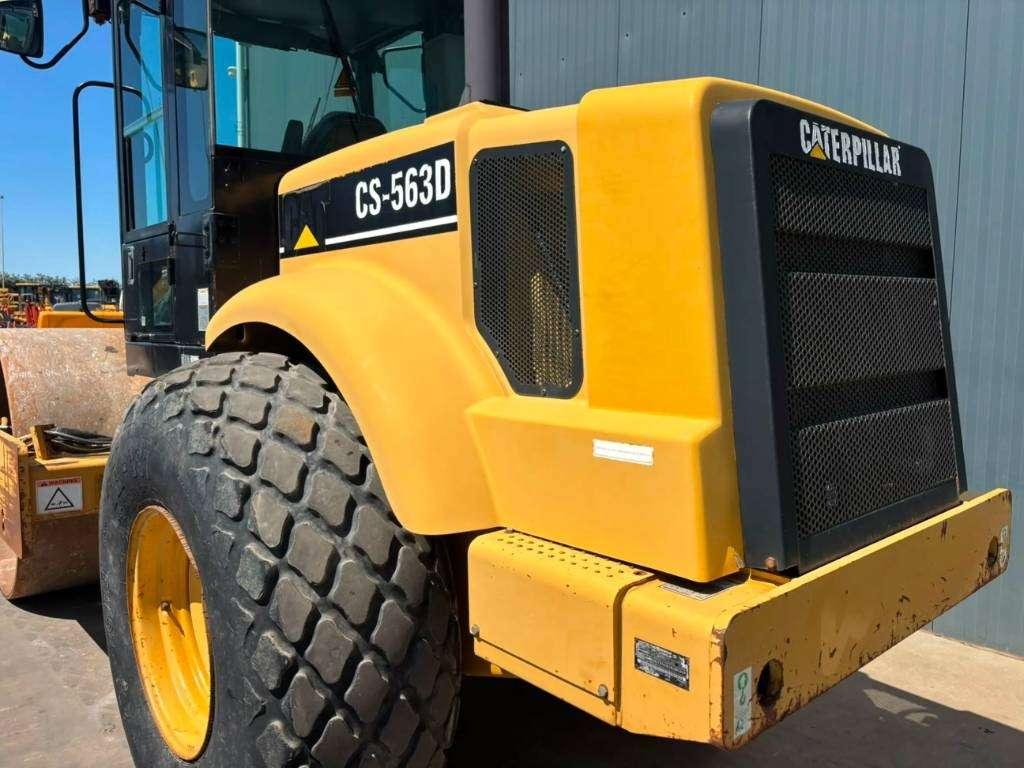 Caterpillar CS563D Photo 10