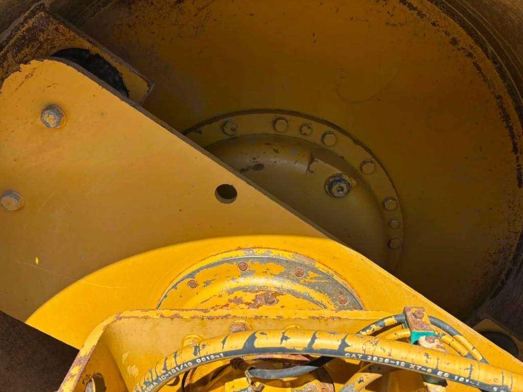 Caterpillar CS563D Photo 16