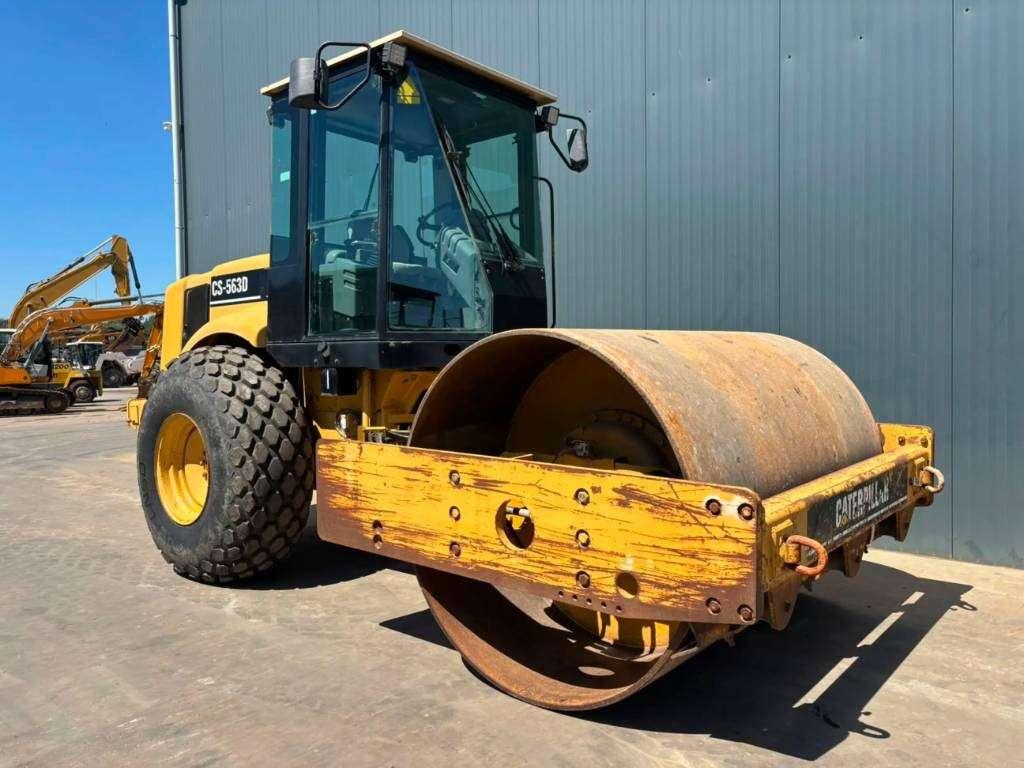 Caterpillar CS563D Photo 3