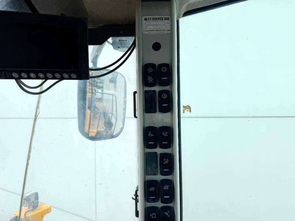 Volvo L150H - High-tip Bucket / Backup Camera Photo 12