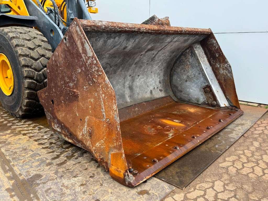 Volvo L150H - High-tip Bucket / Backup Camera Photo 18