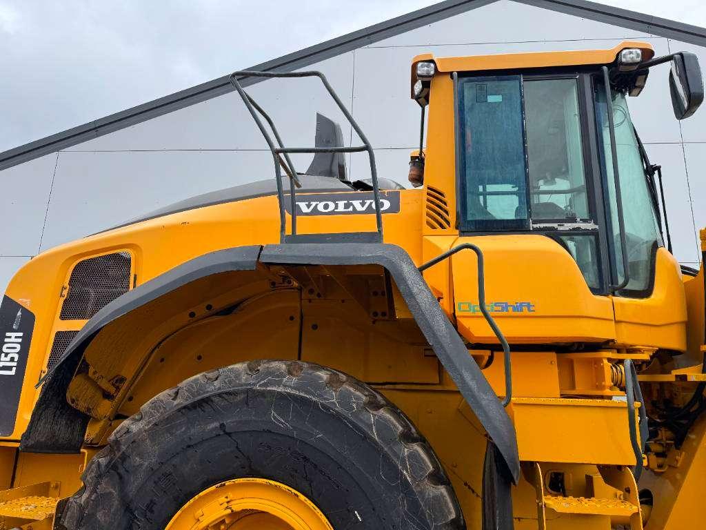 Volvo L150H - High-tip Bucket / Backup Camera Photo 26