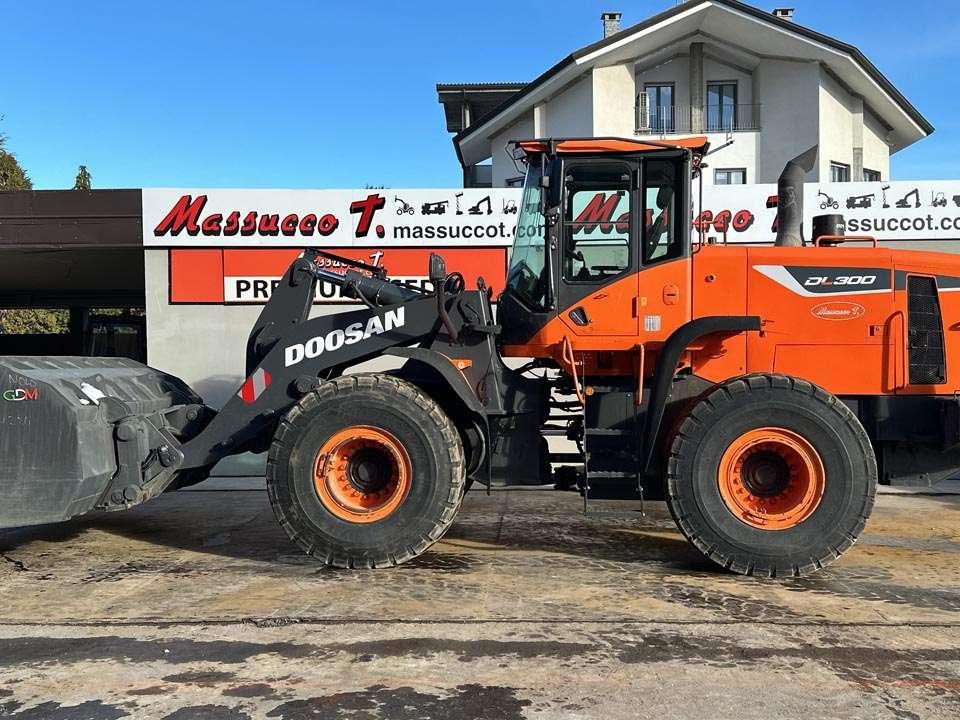 Doosan DL300-5 Photo 2