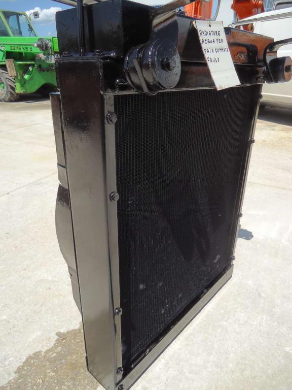 Radiateur eau pour Fiat Hitachi FR160 Photo 1