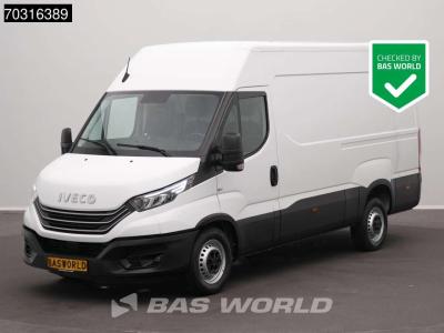 Iveco Daily 35S18 3.0L Automaat 180PK L2H2 3,5t Trekhaak LED Airco Navi Cruise Camera Euro6 L2 A/C Towbar en vente par BAS World B.V.