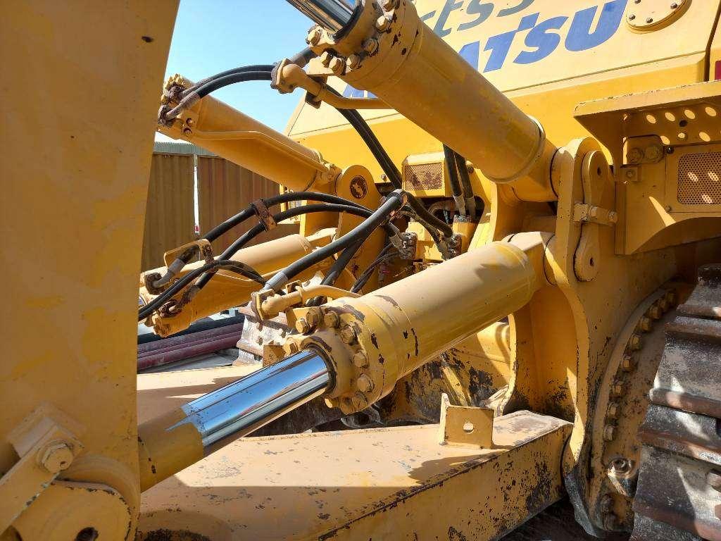 Komatsu D275A-5R (EXW - Abu Dhabi) Photo 16