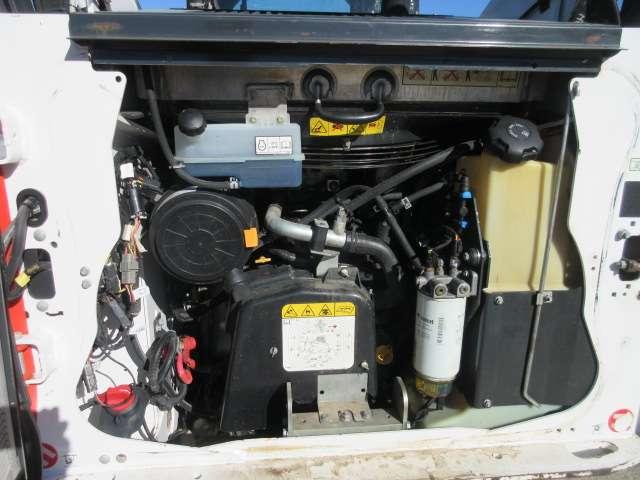 Bobcat T76 HF Photo 12