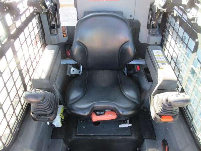 Bobcat T76 HF Photo 14