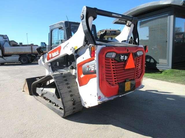 Bobcat T76 HF Photo 3