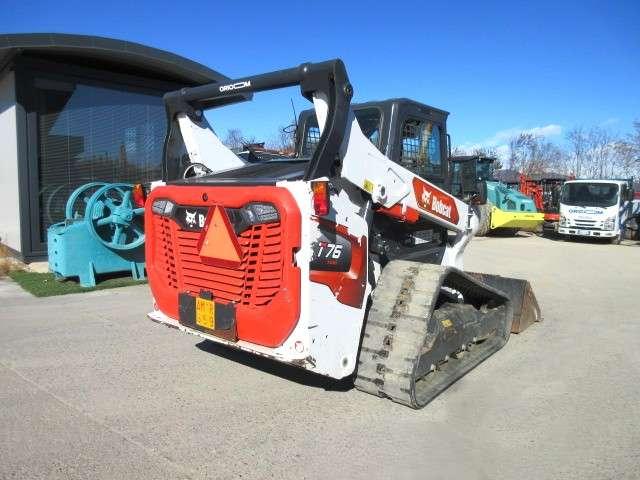 Bobcat T76 HF Photo 6