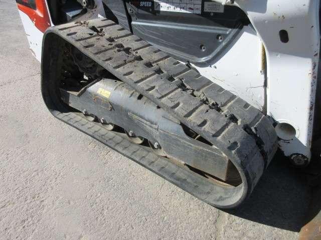 Bobcat T76 HF Photo 9