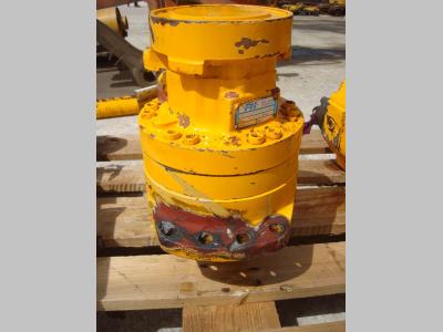 Moteur de rotation de la tourelle pour per Muletto Mecalac 8CXI en vente par OLM 90 Srl