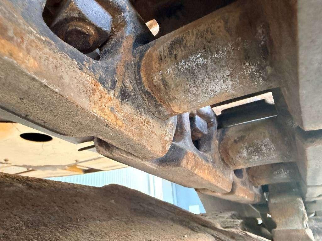 Caterpillar 320D L Photo 21