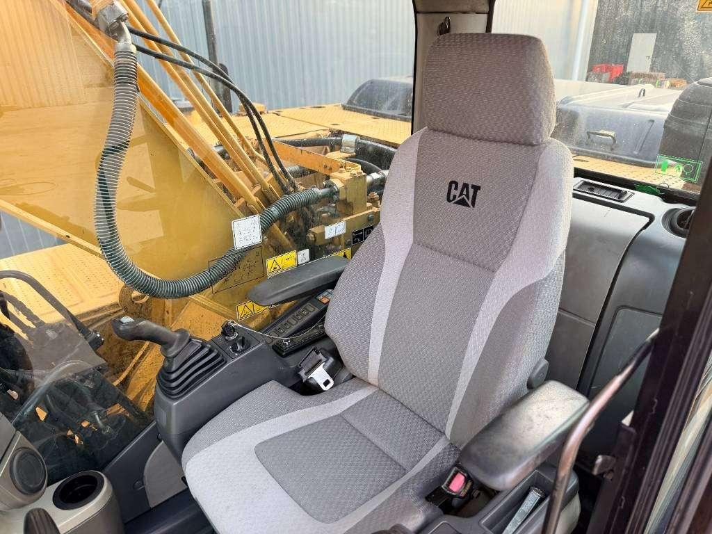 Caterpillar 320D L Photo 8