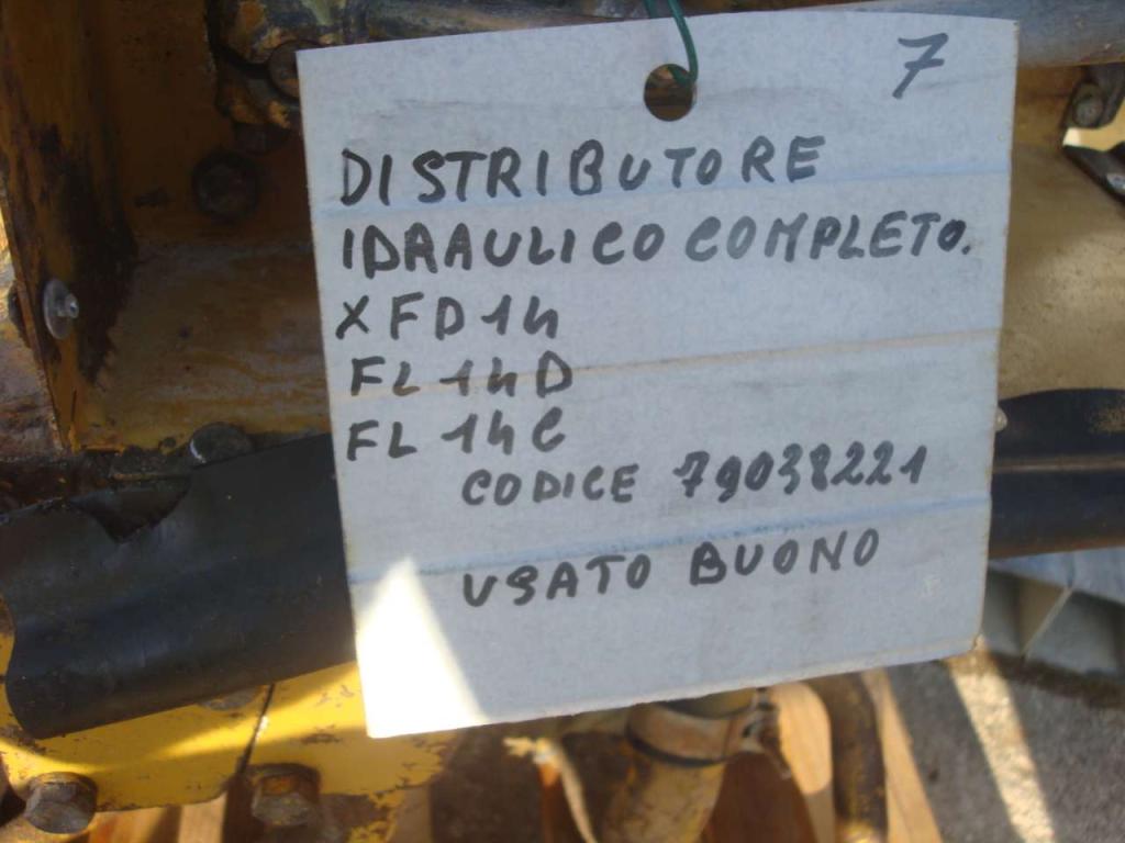 Distributeur hydraulique pour Fiat Allis FD14, FL14D, FL14C Photo 2