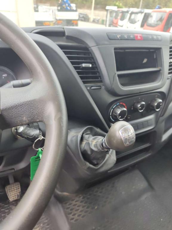 Iveco DAILY 35-130 Photo 25