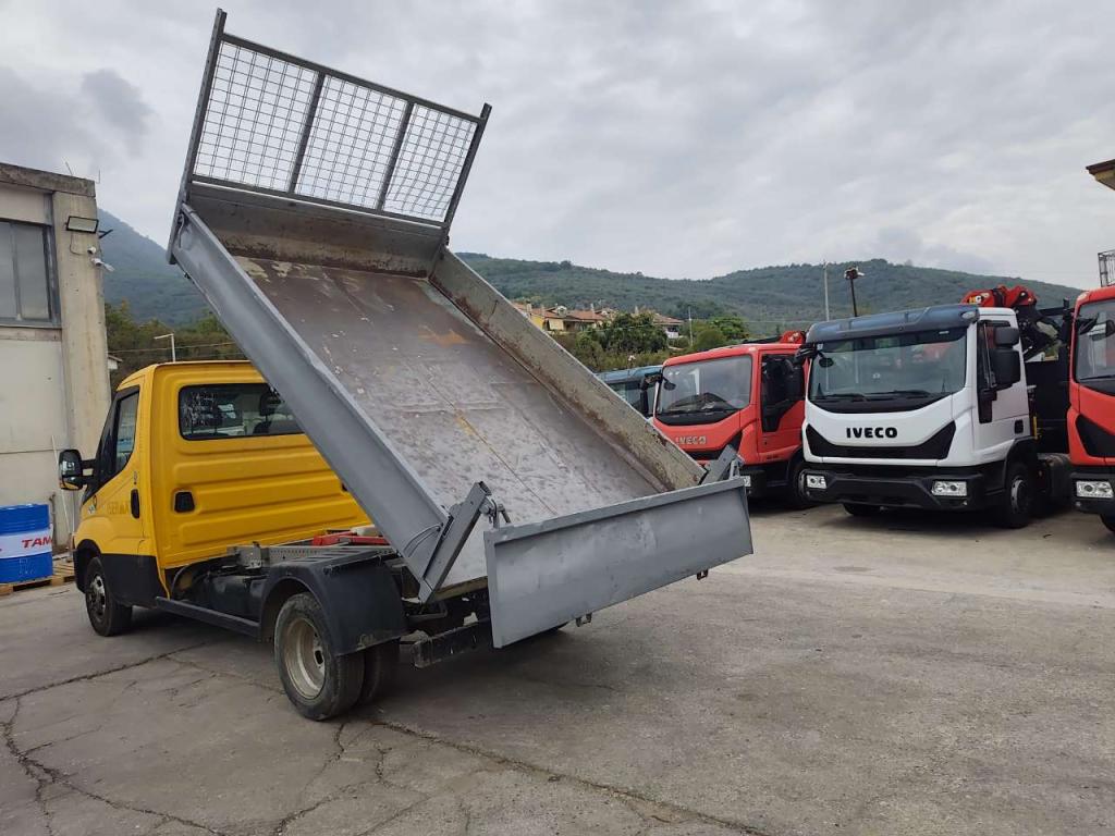 Iveco DAILY 35-130 Photo 28