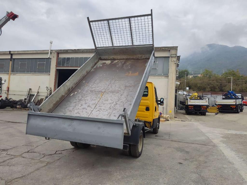 Iveco DAILY 35-130 Photo 29