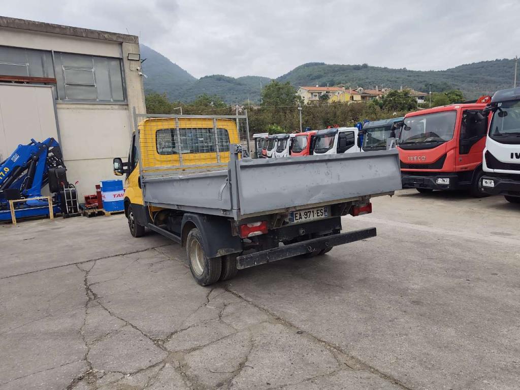 Iveco DAILY 35-130 Photo 3