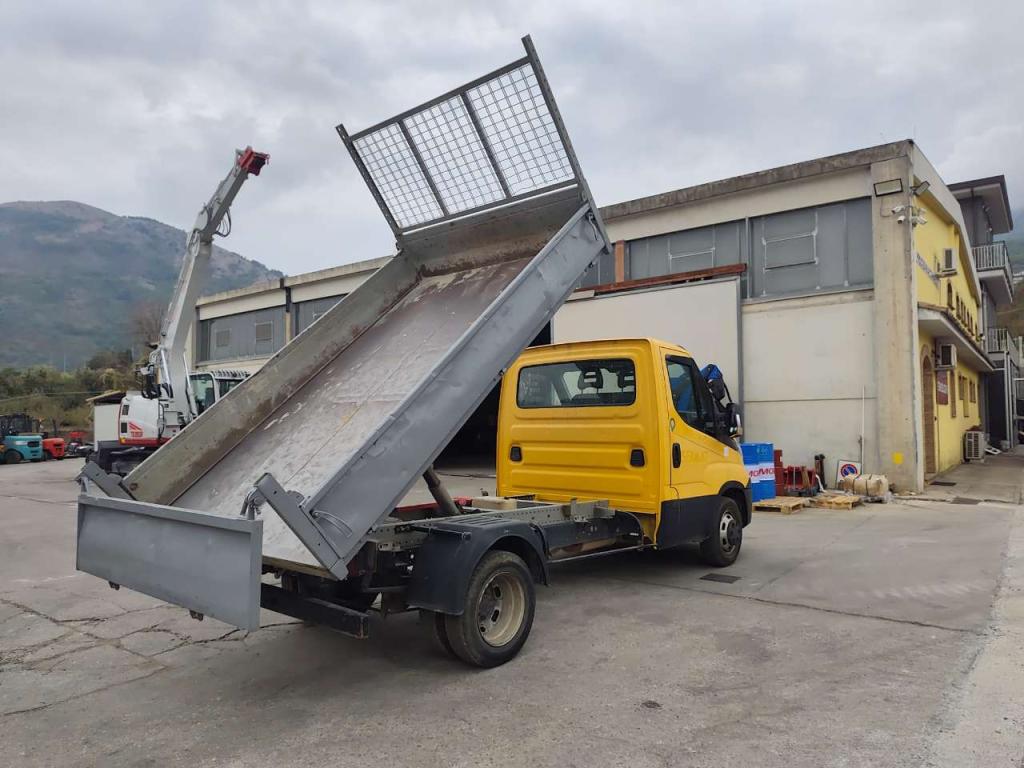 Iveco DAILY 35-130 Photo 30
