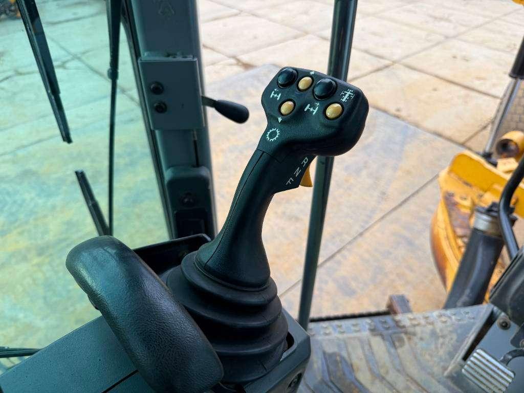 Caterpillar 160M Series II VHP - Joystick Controls Photo 7