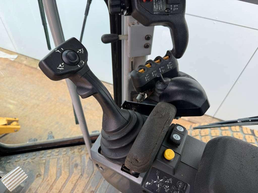 Caterpillar 160M Series II VHP - Joystick Controls Photo 8