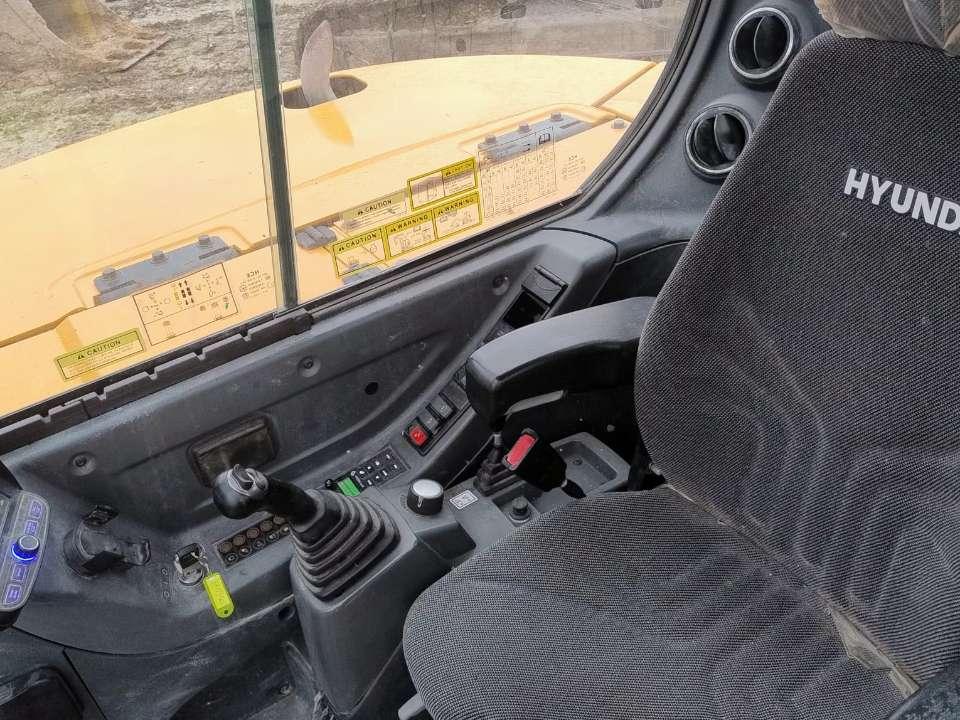 Hyundai 80CR-9A Photo 4